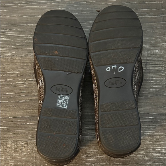 Coach Women's Patterned Brown Loafers with Gold Accent size 7.5 - Picture 6 of 6